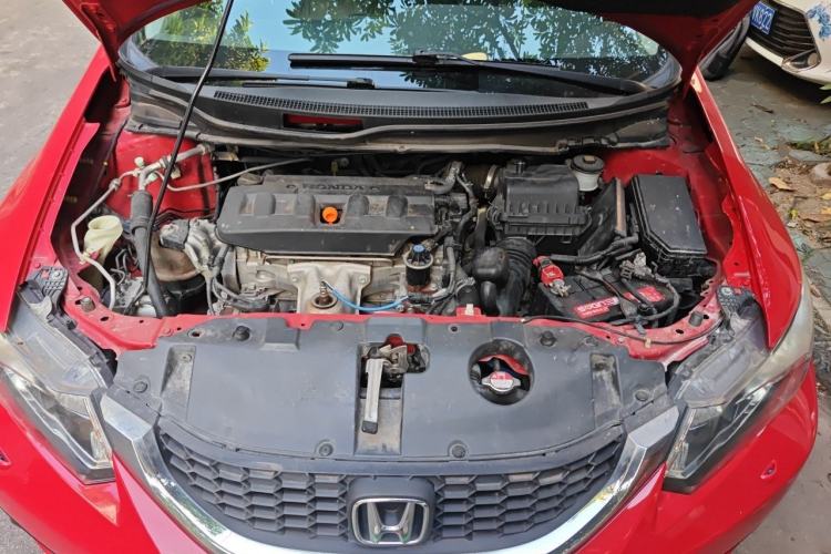 Used Honda Civic 2014 1.8L automatic luxury edition Engine Bay