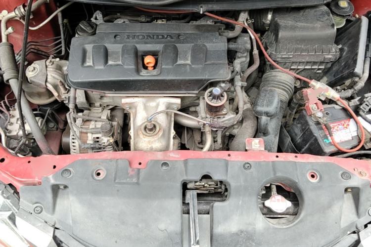 Used Honda Civic 2014 1.8L automatic comfort version Engine Bay