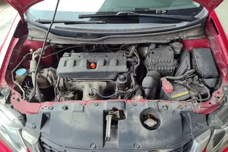 Used Honda Civic 2014 1.8L automatic luxury edition Engine Bay