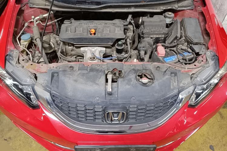 Used Honda Civic 2014 1.8L automatic comfort version Engine Bay