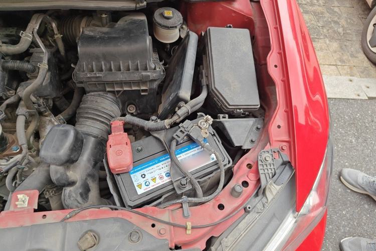Used Honda Civic 2014 1.8L automatic luxury edition Engine Bay Left