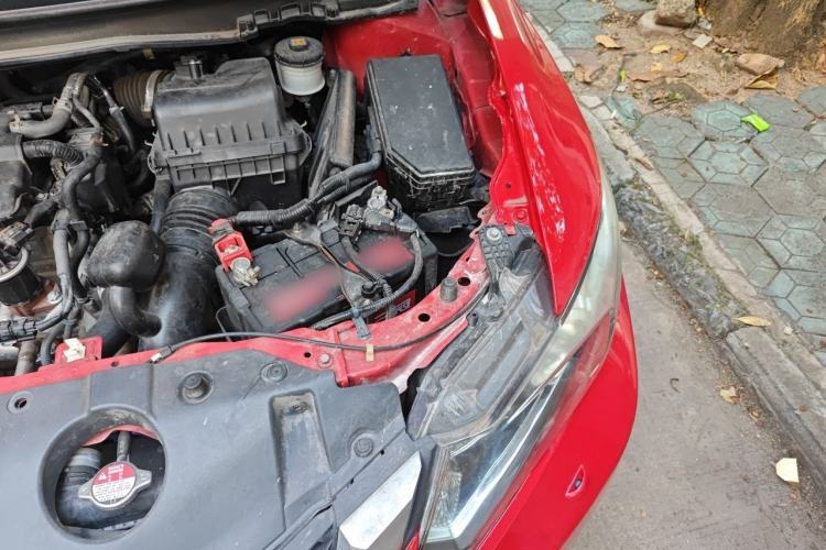 Used Honda Civic 2014 1.8L automatic luxury edition Engine Bay Left