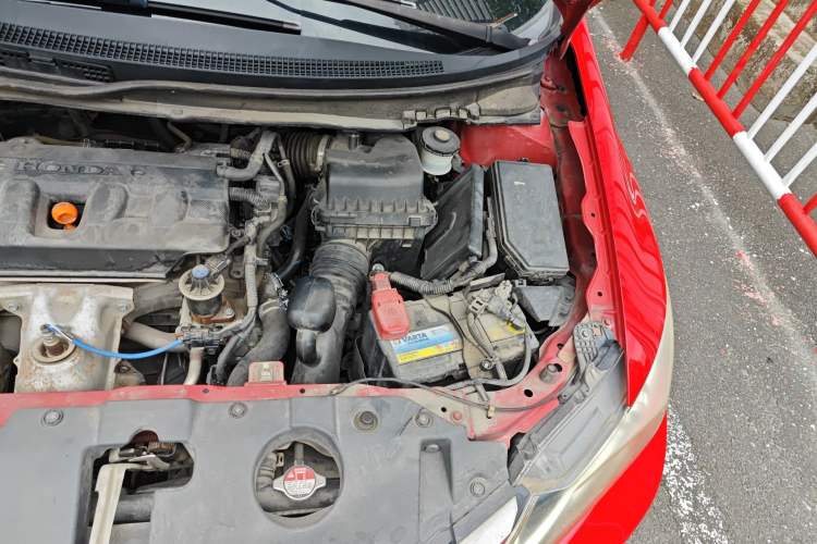 Used Honda Civic 2014 1.8L Automatic Classic Edition Engine Bay Left