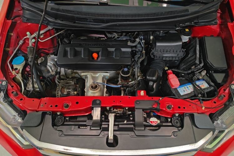 Used Honda Civic 2014 1.8L automatic comfort version Engine Bay