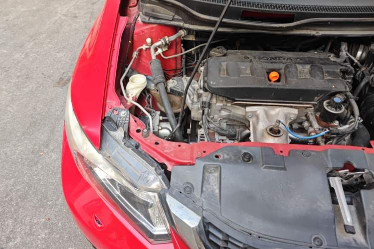Used Honda Civic 2014 1.8L automatic luxury edition Engine Bay Right