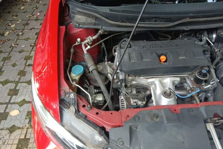 Used Honda Civic 2014 1.8L automatic comfort version Engine Bay Right