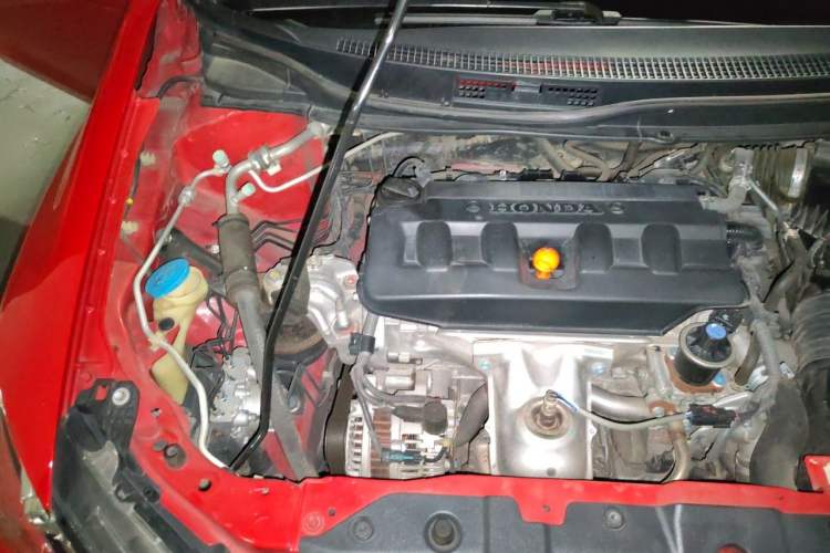 Used Honda Civic 2014 1.8L automatic comfort version Engine Bay Right