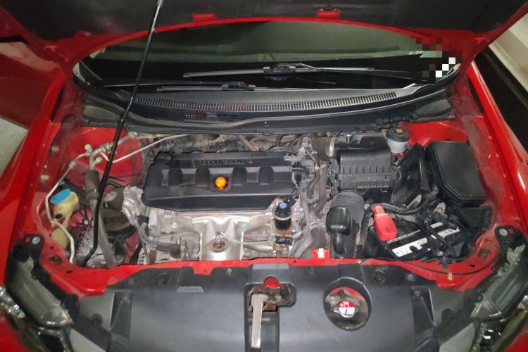 Used Honda Civic 2014 1.8L automatic comfort version Engine Bay