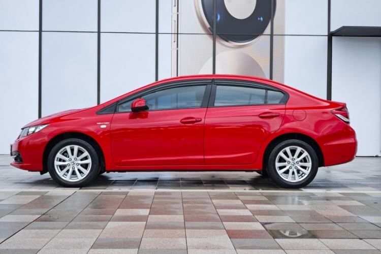 Used Honda Civic 2014 1.8L automatic comfort version Exterior 12