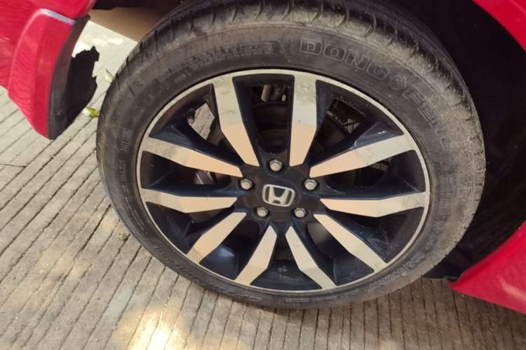 Used Honda Civic 2014 1.8L automatic luxury edition Exterior 3