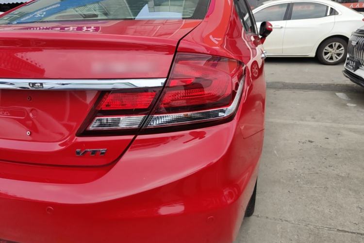 Used Honda Civic 2014 1.8L automatic luxury edition Exterior 3