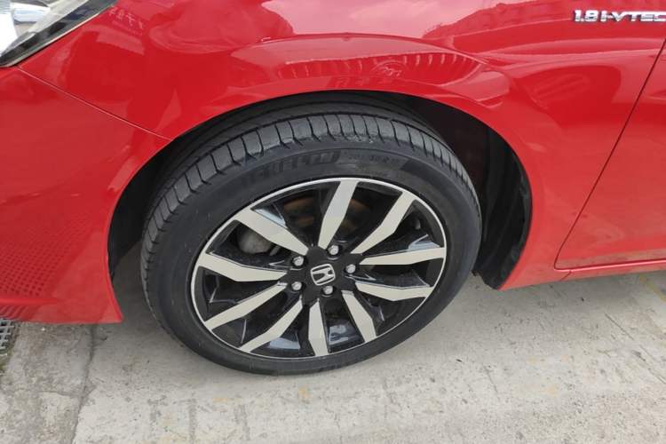 Used Honda Civic 2014 1.8L automatic luxury edition Exterior 4