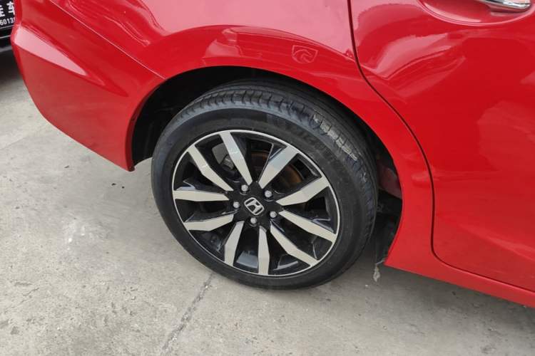 Used Honda Civic 2014 1.8L automatic luxury edition Exterior 5