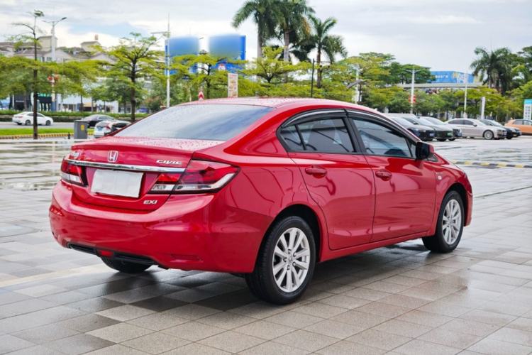 Used Honda Civic 2014 1.8L automatic comfort version Exterior 6