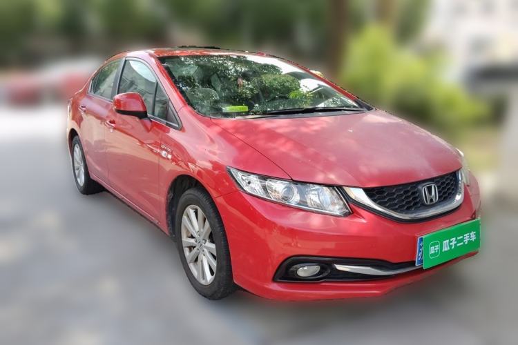 Used Honda Civic 2014 1.8L automatic comfort version Front Right 45 Deg