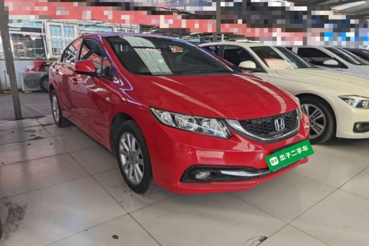 Used Honda Civic 2014 1.8L automatic comfort version Front Right 45 Deg