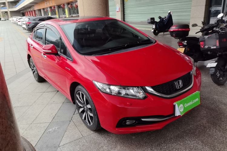 Used Honda Civic 2014 1.8L automatic luxury edition Front Right 45 Deg