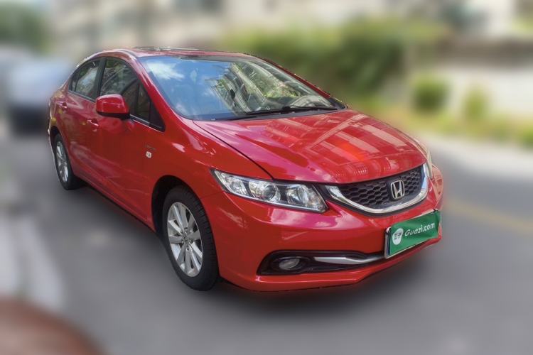 Used Honda Civic 2014 1.8L automatic comfort version Front Right 45 Deg