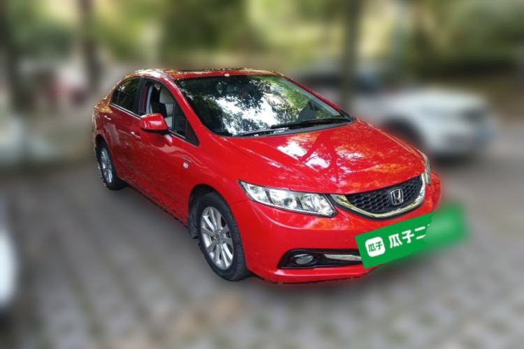 Used Honda Civic 2014 1.8L automatic comfort version Front Right 45 Deg