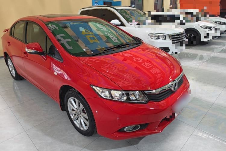 Used Honda Civic 2014 1.8L automatic comfort version Front Right 45 Deg
