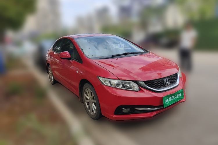 Used Honda Civic 2014 1.8L manual Comfort version Front Right 45 Deg