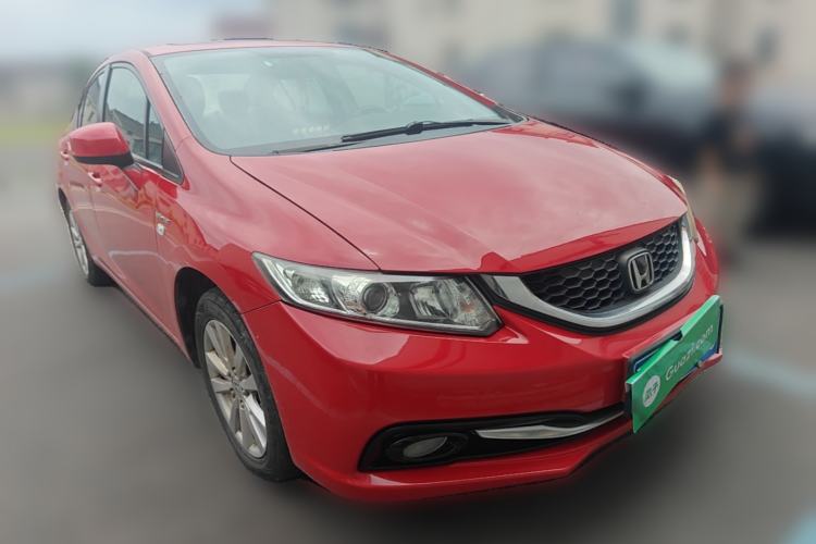 Used Honda Civic 2014 1.8L automatic comfort version Front Right 45 Deg