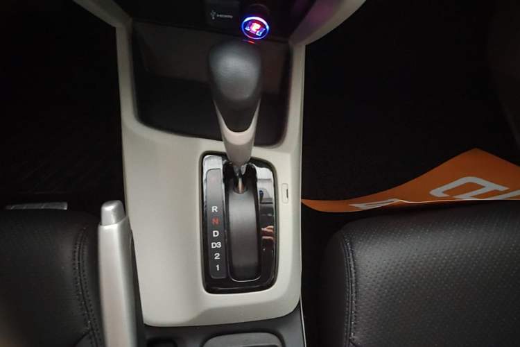 Used Honda Civic 2014 1.8L automatic comfort version Gear Lever