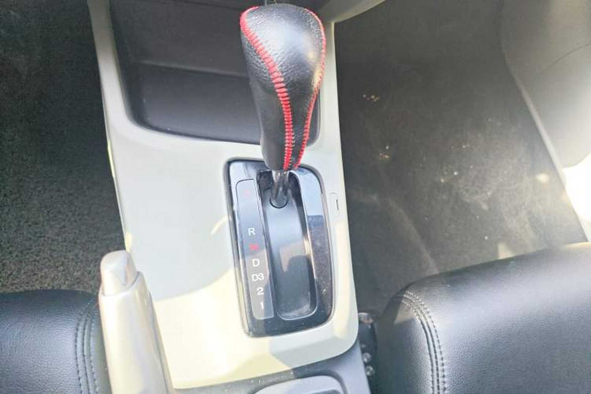 Used Honda Civic 2014 1.8L automatic comfort version Gear Lever