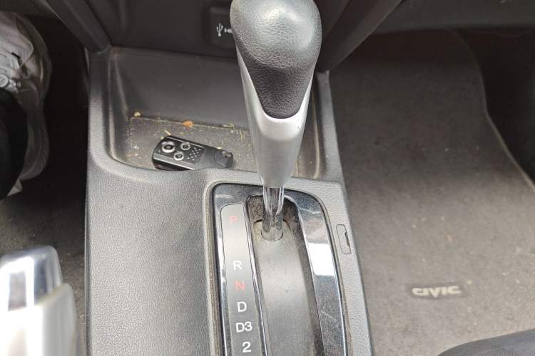 Used Honda Civic 2014 1.8L automatic luxury edition Gear Lever