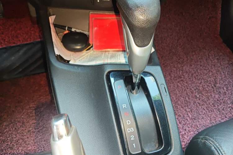 Used Honda Civic 2014 1.8L automatic luxury edition Gear Lever
