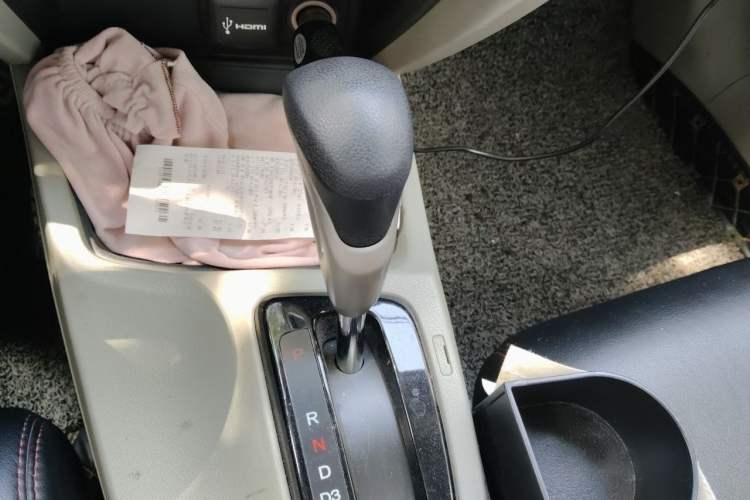 Used Honda Civic 2014 1.8L automatic comfort version Gear Lever