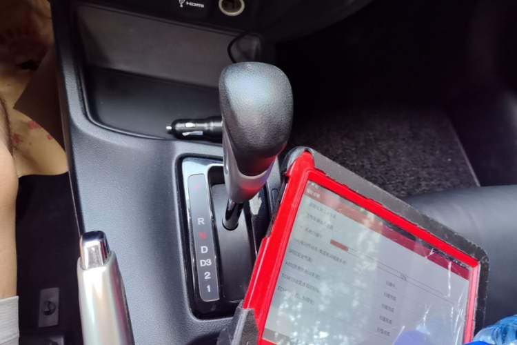 Used Honda Civic 2014 1.8L automatic luxury edition Gear Lever