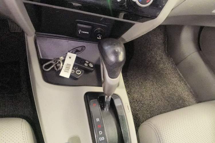 Used Honda Civic 2014 1.8L automatic comfort version Gear Lever