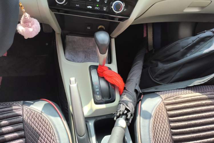 Used Honda Civic 2014 1.8L Automatic Classic Edition Gear Lever