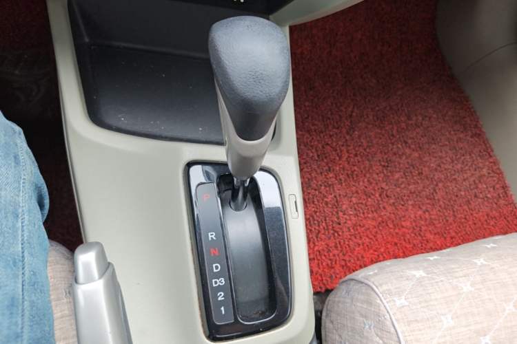 Used Honda Civic 2014 1.8L Automatic Classic Edition Gear Lever