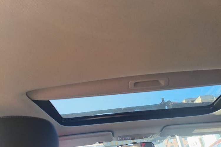 Used Honda Civic 2014 1.8L automatic luxury edition Headliner