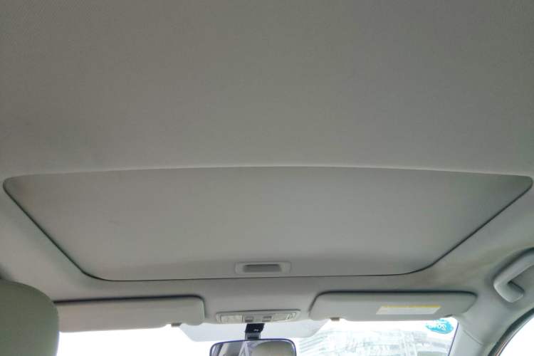 Used Honda Civic 2014 1.8L automatic luxury edition Headliner