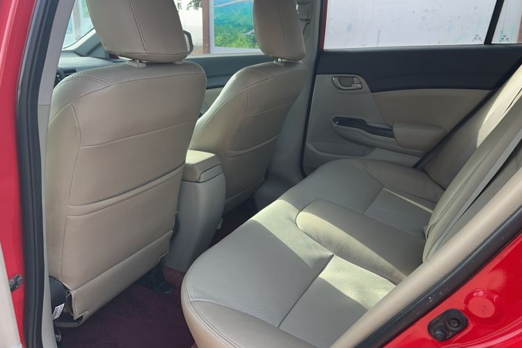 Used Honda Civic 2014 1.8L automatic comfort version Interior 2