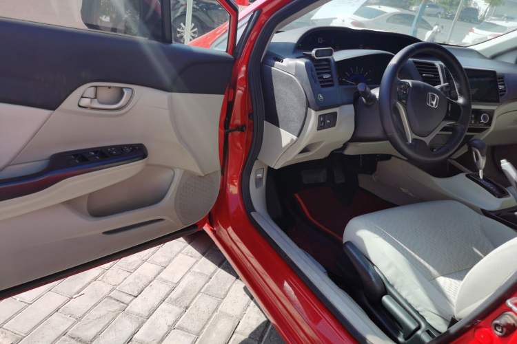 Used Honda Civic 2014 1.8L Automatic Classic Edition Interior 3