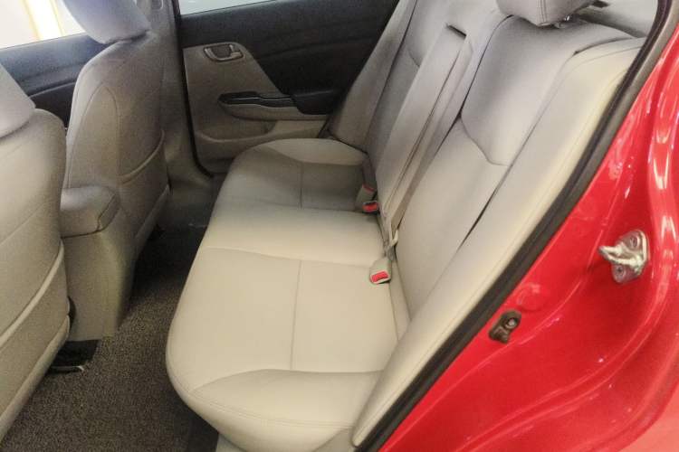 Used Honda Civic 2014 1.8L automatic comfort version Interior 4