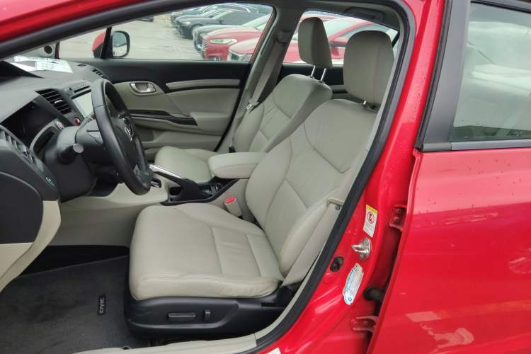Used Honda Civic 2014 1.8L automatic luxury edition Left Front Seat