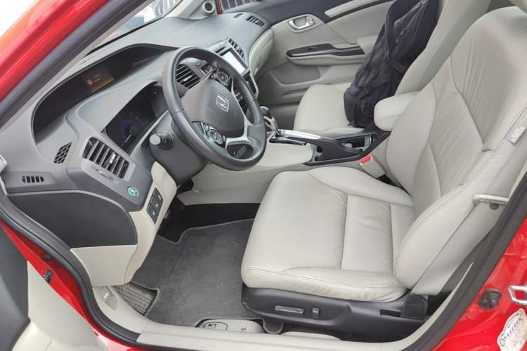 Used Honda Civic 2014 1.8L automatic luxury edition Left Front Seat