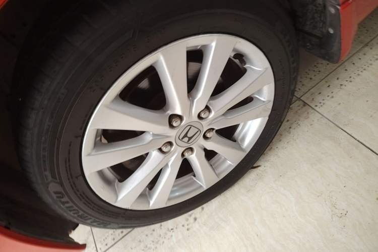 Used Honda Civic 2014 1.8L automatic comfort version Left Front Wheel Hub