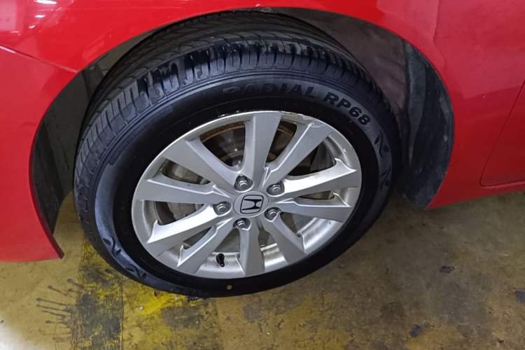 Used Honda Civic 2014 1.8L automatic comfort version Left Front Wheel Hub
