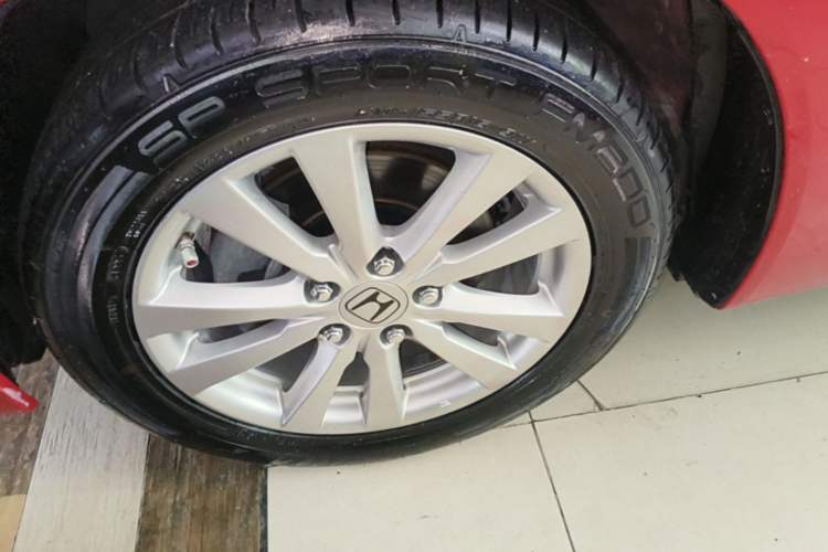 Used Honda Civic 2014 1.8L automatic comfort version Left Front Wheel Hub