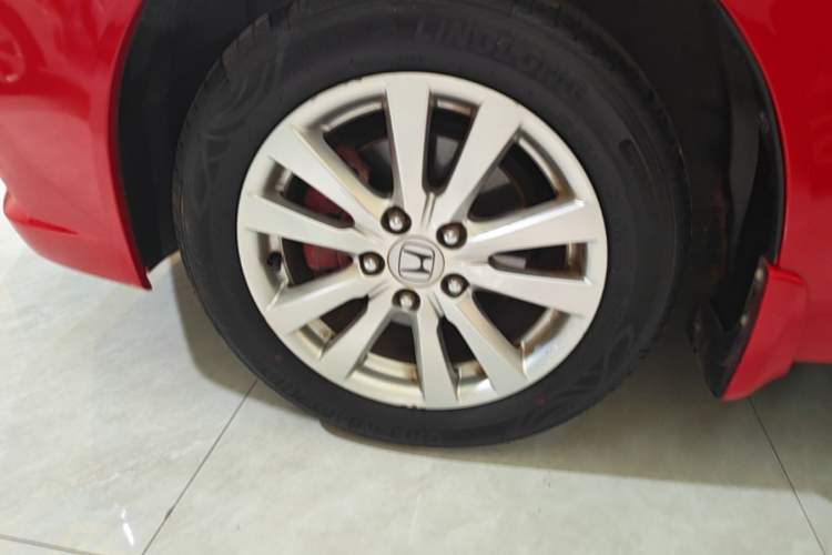 Used Honda Civic 2014 1.8L automatic comfort version Left Front Wheel Hub