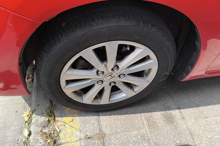 Used Honda Civic 2014 1.8L Automatic Classic Edition Left Front Wheel Hub