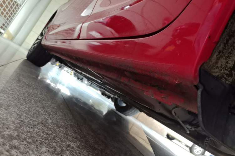 Used Honda Civic 2014 1.8L automatic luxury edition Left Side Sill