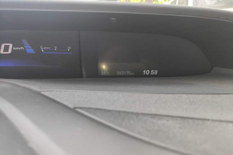 Used Honda Civic 2014 1.8L manual Comfort version Odometer Close Up