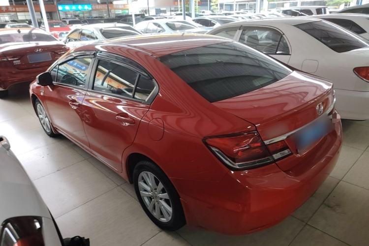 Used Honda Civic 2014 1.8L automatic comfort version Rear Left 45 Deg